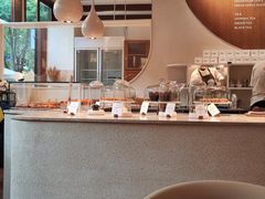 -VERIE BAKEHOUSE