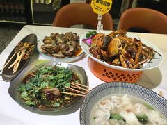 -嗨辣小聚·盘锦河蟹·海鲜烧烤龙虾(盘锦十年好店)
