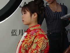 -蓝月摄影化妆美容学校