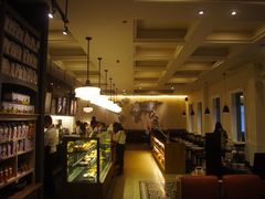 大堂-星巴克臻选(广州沙面店)