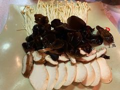 -羊家胡同·龙虾烧烤火锅(龙汇路店)