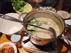 -爱碗亭·鲜炒湖南菜(壹城中心店)