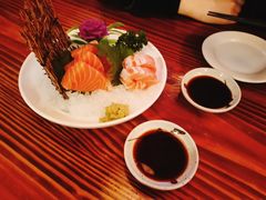 三文鱼刺身-鳥炭·烧鸟YaKiToRi深夜食堂(陆家嘴店)
