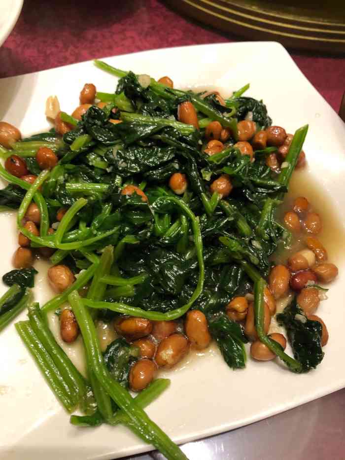 辣妹子家常菜-"今天大伯家孩子百日宴,宴请就放在了辣妹子.