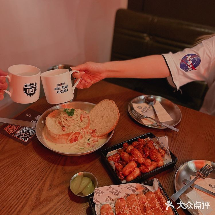 必食榜拔草系列😘黑松露鹅肝披萨 你吃过没?😉