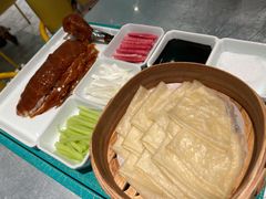 姚姚北京烤鸭-姚姚酸菜鱼·金戈戈香港豉油鸡(喜荟城联名店)