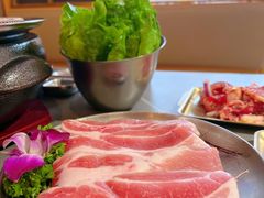 -围炉肉舍•炭烤活鳗•丹东海鲜烤肉(步行街店)