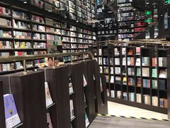 -钟书阁(群光广场店)