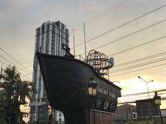 -席娜卡琳火车铁道夜市