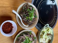 -大众跷脚牛肉馆·非遗传承单位(峨眉山店)