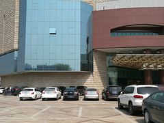 -京都信苑饭店-停车场