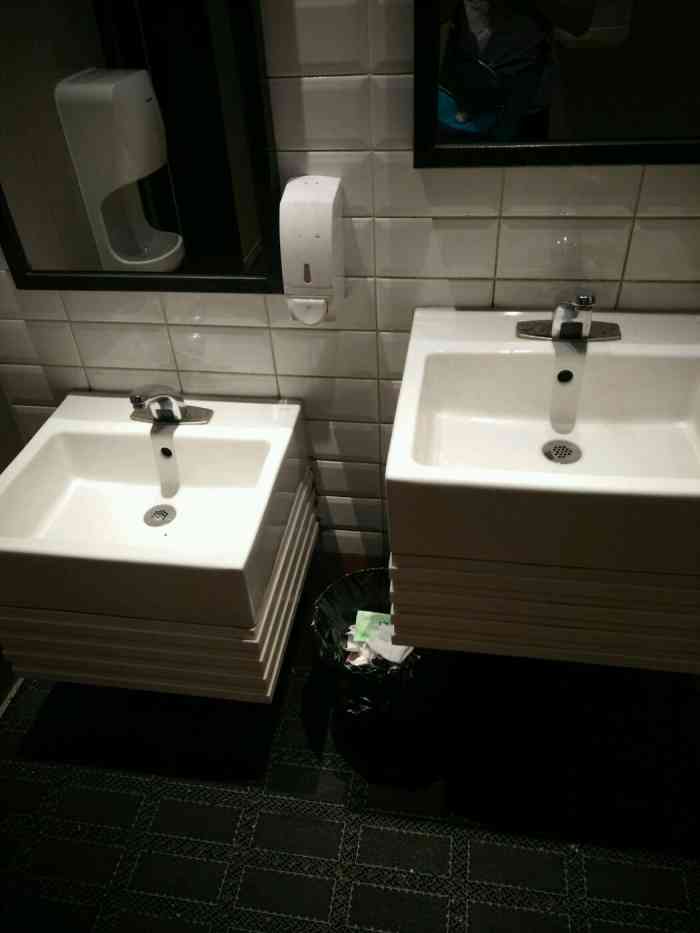 肯德基(湖州红旗餐厅)-洗手间-"一大清早起来跑去市区的银行取钱,顺便