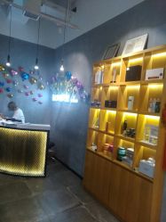 -时尚殿堂明星门店