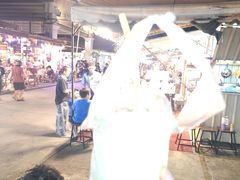 -席娜卡琳火车铁道夜市