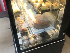 面包甜点陈列柜-红宝石·鲜奶小方·海派西点房(南丹店)