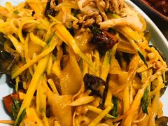 炒肉拉皮-宏达老菜馆(东安街店)