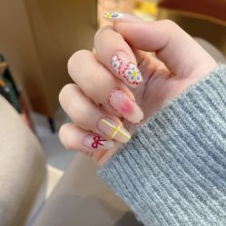 -花系美·美甲美睫精品店