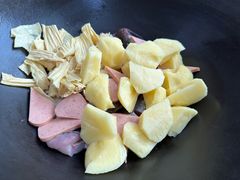 -老刘生态大鱼坊铁锅炖鱼(赛马场店)