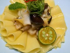 素鲍鱼鸡枞菌拌螺片-青雅中餐厅(大连金石滩绿发希尔顿度假酒店)