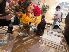 -FLOVIE FLORIST CAFE