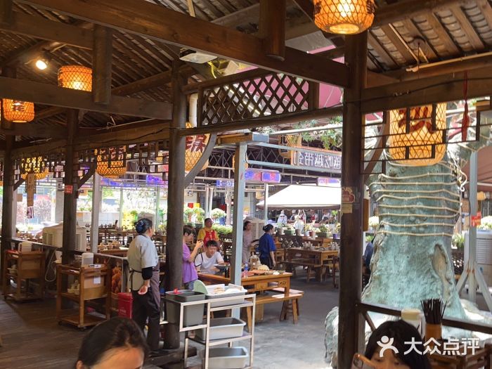 捞锅坝子老火锅(汽博中心店)图片