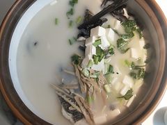 -姜君·千岛湖鱼头馆(浦东大道店)