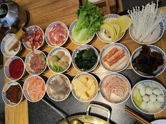 -周小明火锅(黑金冠社区店)