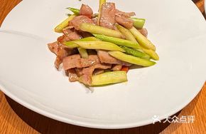 Chinese Kale Stir-fried with Pork Neck Meat
