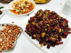 -乡土特色.冷锅鱼.牦牛肉汤锅