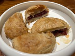 玫瑰鲜花饼-云海肴·汽锅鸡·云南菜(美罗城店)