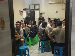 等位区-石灰市毛记烧鸡公(解放碑店)
