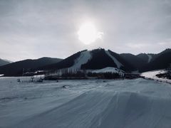 -丝绸之路山地度假区滑雪场