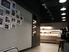 -瑞幸咖啡(巴黎春天陕西路店)