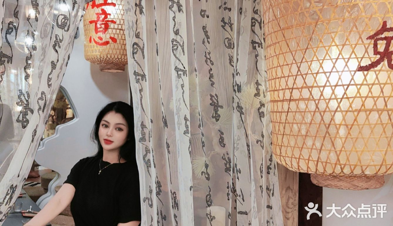 国潮崛起！被这家小馆的氛围狠狠“拿捏”了！