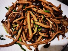 -鲜榨果汁·啤酒鱼(环岛河店)
