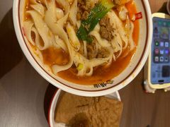 -顺溜·手工刀削面·黑金店(铜锣湾店)