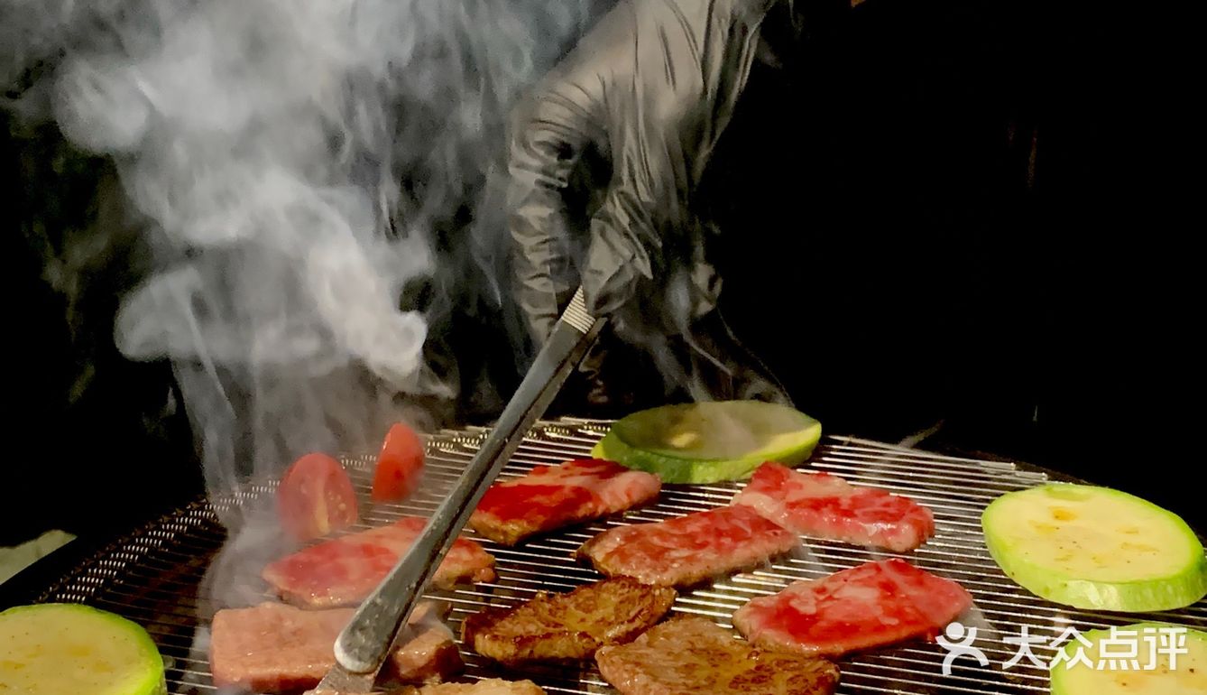 七夕带老婆来吃烤肉，被奖励了一千生活费！