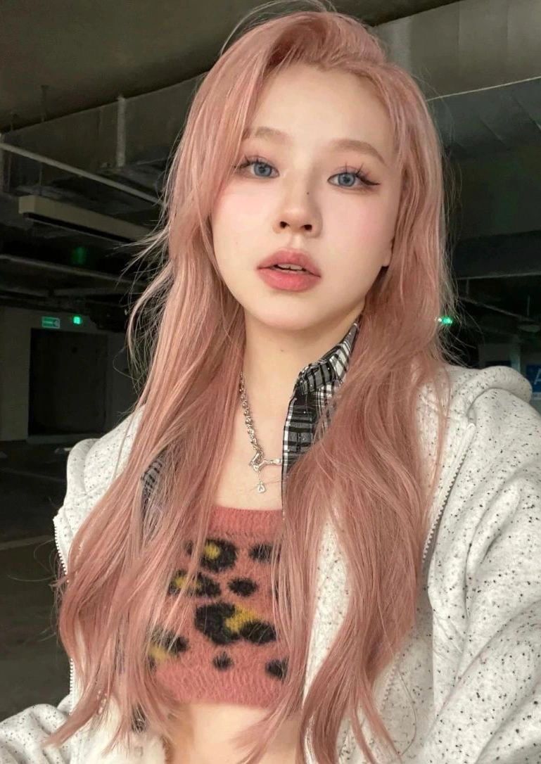 终于染了自己心心念念的发色啦草莓粉灰色98||太爱这个发色啦!