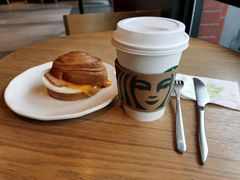 -星巴克臻选(莘庄仲盛店)