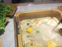 -尚尚仙·酸汤猪手·猪肚鸡火锅(华联万柳购物中心店)