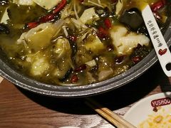 -渝是乎酸菜鱼(龙旗购物中心店)