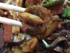 -愉肴麻辣香锅(中山路店)