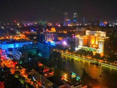 -云顶旋转自助景观餐厅