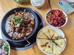 -大众跷脚牛肉馆·非遗传承单位(峨眉山店)
