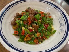 青椒肥肠面-碗底挑•湖南小炒粉面饭(大望路店)