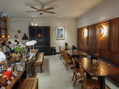 -银米·云南传统过桥米线(双廊黑金冠店)