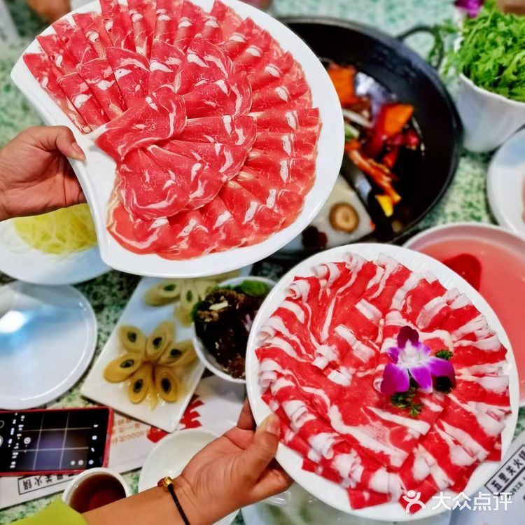 南中环地铁站B1口出来就是 这家店环境挺简单的