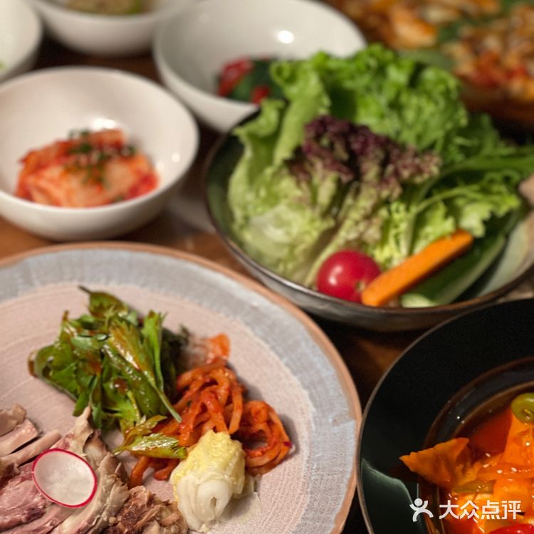 西安最高级的韩餐！溶洞风韩料氛围感jue了