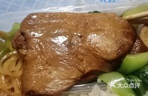 Duck Leg with Green Pepper Rice Bowl