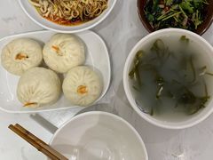 -李与白包子铺(桐梓林店)